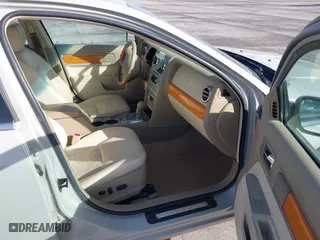 2008 Lincoln MKZ with VIN 3LNHM26T68R626650, listed as a IAAI auction lot 41685211 with 52,373 mi miles. Bid and sale history available at carsss.com. Image 5.