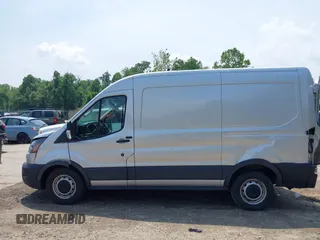 2021 Ford Transit z VIN 1FTYE1CG8MKA98319, wystawiony jako IAAI lot #42265312 z przebiegiem 85 302 mil mil oraz . Historia ofert i sprzedaży dostępna na DreamBid. Obrazek 15.
