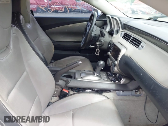 2013 Chevrolet Camaro SS с VIN 2G1FK1EJXD9112353, выставлен на аукционе IAAI как лот 42196264 с пробегом 71 339 миль миль и . История ставок и продаж доступна на DreamBid. Изображение 5.