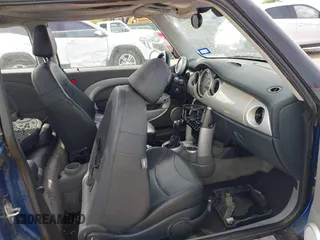 2004 MINI Hardtop with VIN WMWRC33474TJ60134, listed as a IAAI auction lot 42389410 with 183,452 mi miles and . Bid and sale history available at DreamBid. Image 5.