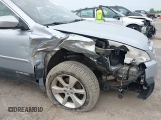 2013 Subaru Outback Limited с VIN 4S4BRCLC8D3288324, выставлен на аукционе IAAI как лот 42381236 с пробегом 142 224 миль миль и . История ставок и продаж доступна на DreamBid. Изображение 6.