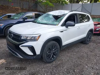 2022 Volkswagen Taos S с VIN 3VVMX7B21NM055390, выставлен на аукционе IAAI как лот 42392357 с пробегом 64 677 миль миль и . История ставок и продаж доступна на DreamBid. Изображение 2.