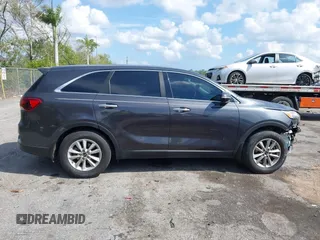 2019 Kia Sorento LX with VIN 5XYPG4A32KG538030, listed as a IAAI auction lot 41628882 with 120,392 mi miles. Bid and sale history available at carsss.com. Image 14.