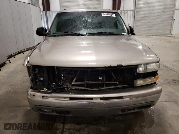 2000 Chevrolet Suburban with VIN 1GNFK16T9YJ169393, listed as a Copart auction lot 84970004 with 304,002 mi miles and Salvage Title. Bid and sale history available at carsss.com. Image 5.