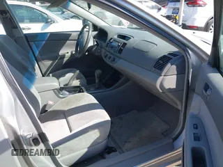 2004 Toyota Camry LE with VIN 4T1BE32K74U350908, listed as a IAAI auction lot 42099989 with 120,971 mi miles. Bid and sale history available at carsss.com. Image 5.