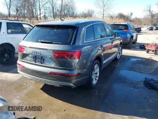 2019 Audi Q7 Premium Plus z VIN WA1LAAF75KD009898, wystawiony jako IAAI lot #41440668 z przebiegiem 56 525 mil mil oraz . Historia ofert i sprzedaży dostępna na DreamBid. Obrazek 4.