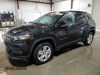 2022 Jeep Compass Latitude with VIN 3C4NJCBB3NT229589, listed as a Copart auction lot 84464524 with 61,157 mi miles and Clean Title. Bid and sale history available at carsss.com. Image 1.