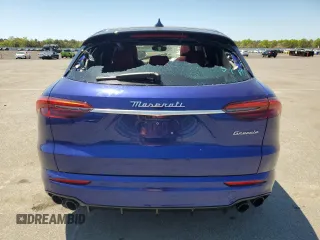2023 Maserati Grecale Modena z VIN ZN682AVM4P7432217, wystawiony jako Copart lot #55184694 z przebiegiem 1417 mil mil oraz . Historia ofert i sprzedaży dostępna na DreamBid. Obrazek 6.