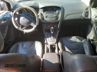 2015 Ford Focus SE z VIN 1FADP3F25FL283595, wystawiony jako Copart lot #57966705 z przebiegiem 182 405 mil mil oraz Szkoda całkowita • Salvage title. Historia ofert i sprzedaży dostępna na DreamBid. Obrazek 8.