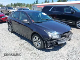 2014 Chevrolet Cruze LS z VIN 1G1PA5SG6E7320028, wystawiony jako IAAI lot #42350021 z przebiegiem 103 864 mil mil oraz . Historia ofert i sprzedaży dostępna na DreamBid. Obrazek 1.