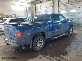 2003 Chevrolet Silverado 1500 LS with VIN 1GCEK19T83Z253084, listed as a IAAI auction lot 41500712 with 306,870 mi miles. Bid and sale history available at carsss.com. Image 4.