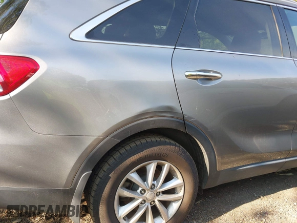 2017 Kia Sorento LX with VIN 5XYPG4A36HG279857, listed as a IAAI auction lot 42115007 with 112,592 mi miles. Bid and sale history available at carsss.com. Image 6.