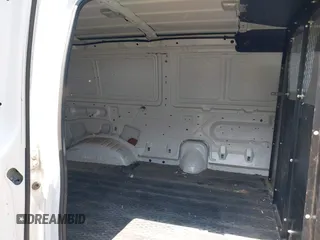 2013 Ford Econoline Cargo Commercial z VIN 1FTSS3EL6DDA11915, wystawiony jako IAAI lot #42404089 z przebiegiem 332 717 mil mil oraz . Historia ofert i sprzedaży dostępna na DreamBid. Obrazek 8.
