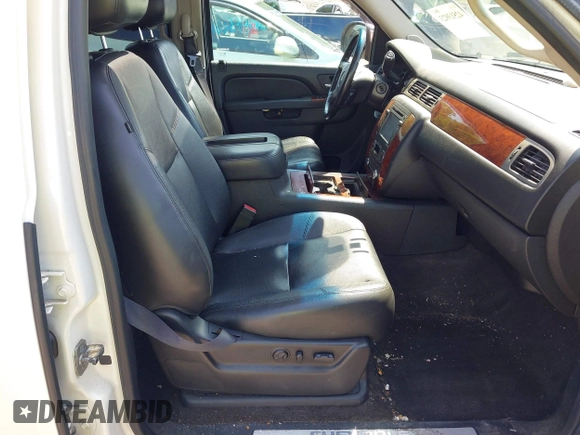 2013 Chevrolet Avalanche LTZ with VIN 3GNTKGE71DG122204, listed as a IAAI auction lot 42513923 with 152,733 mi miles and . Bid and sale history available at DreamBid. Image 5.