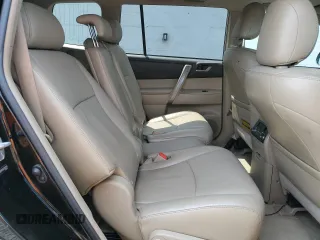 2010 Toyota Highlander SE z VIN 5TDJK3EH7AS018119, wystawiony jako Copart lot #59291525 z przebiegiem 211 290 mil mil oraz Szkoda całkowita • Salvage title. Historia ofert i sprzedaży dostępna na DreamBid. Obrazek 11.