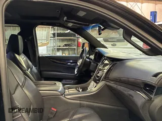 2016 Cadillac Escalade ESV Platinum z VIN 1GYS4KKJ5GR453707, wystawiony jako Copart lot #61802745 z przebiegiem 175 852 mil mil oraz Szkoda całkowita • Salvage title. Historia ofert i sprzedaży dostępna na DreamBid. Obrazek 5.