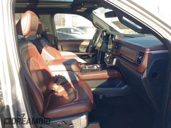 2023 Ford Expedition Limited с VIN 1FMJU2A80PEA15017, выставлен на аукционе IAAI как лот 41292667 с пробегом 52 606 миль миль и . История ставок и продаж доступна на DreamBid. Изображение 5.