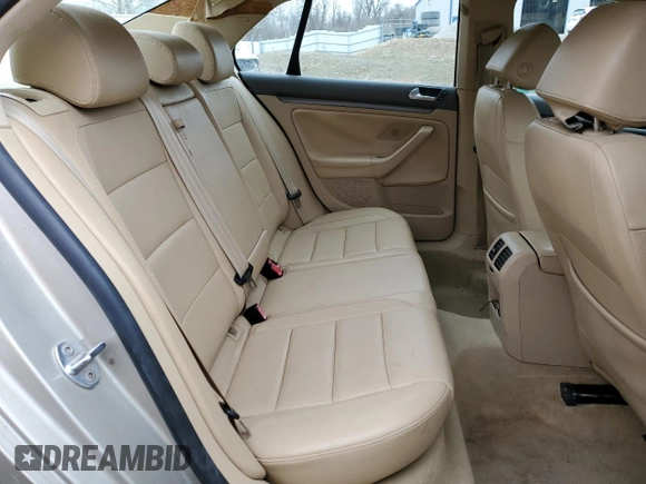 2006 Volkswagen Jetta с VIN 3VWAJ71K56M642923, выставлен на аукционе Copart как лот 44745304 с пробегом Не указан миль и Списание • Salvage title. История ставок и продаж доступна на DreamBid. Изображение 10.