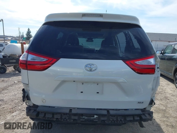 2017 Toyota Sienna XLE Auto Access Seat with VIN 5TDYZ3DC5HS855137, listed as a IAAI auction lot 41657651 with 97,850 mi miles. Bid and sale history available at carsss.com. Image 16.