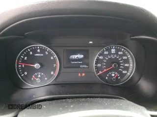 2021 Kia Forte LXS z VIN 3KPF24AD1ME380668, wystawiony jako Copart lot #57884555 z przebiegiem 63 763 mil mil oraz Szkoda całkowita • Salvage title. Historia ofert i sprzedaży dostępna na DreamBid. Obrazek 9.
