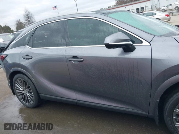 2023 Lexus RX 350 z VIN 2T2BAMCA4PC017770, wystawiony jako IAAI lot #41546843 z przebiegiem 31 501 mil mil oraz . Historia ofert i sprzedaży dostępna na DreamBid. Obrazek 13.