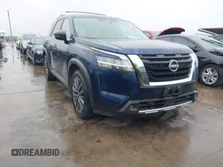 2022 Nissan Pathfinder SL z VIN 5N1DR3CD6NC263294, wystawiony jako IAAI lot #41902380 z przebiegiem 30 183 mil mil oraz . Historia ofert i sprzedaży dostępna na DreamBid. Obrazek 1.