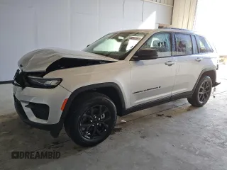 2024 Jeep Grand Cherokee Laredo z VIN 1C4RJHAG4RC108762, wystawiony jako Copart lot #88112035 z przebiegiem 28 493 mil mil oraz Nie do naprawy • Non repairable. Historia ofert i sprzedaży dostępna na DreamBid. Obrazek 1.
