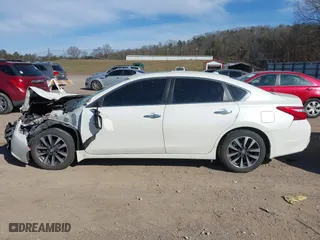 2017 Nissan Altima 2.5 SR with VIN 1N4AL3AP3HC160379, listed as a IAAI auction lot 41732588 with 103,647 mi miles. Bid and sale history available at carsss.com. Image 14.