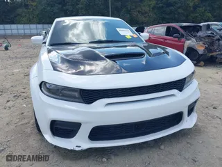 2021 Dodge Charger SRT Hellcat Widebody with VIN 2C3CDXL97MH555067, listed as a IAAI auction lot 40405630 with 19,818 mi miles. Bid and sale history available at carsss.com. Image 6.