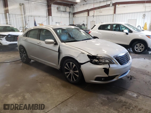 2012 Chrysler 200 S with VIN 1C3CCBHG9CN222016, listed as a Copart auction lot 49918425 with 135,519 mi miles and Clean Title. Bid and sale history available at carsss.com. Image 4.
