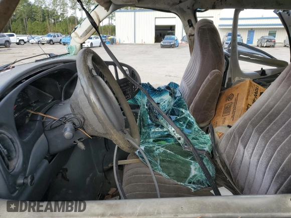 2007 Ford Econoline Passenger XL with VIN 1FBNE31L77DA87212, listed as a Copart auction lot 80886604 with Not Provided miles and Salvage Title. Bid and sale history available at carsss.com. Image 7.
