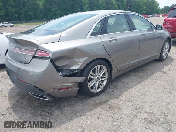 2016 Lincoln MKZ z VIN 3LN6L2G90GR621326, wystawiony jako IAAI lot #42375905 z przebiegiem 56 169 mil mil oraz . Historia ofert i sprzedaży dostępna na DreamBid. Obrazek 4.
