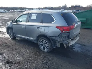 2020 Mitsubishi Outlander ES z VIN JA4AZ3A32LZ040935, wystawiony jako IAAI lot #41521469 z przebiegiem 86 106 mil mil oraz . Historia ofert i sprzedaży dostępna na DreamBid. Obrazek 3.