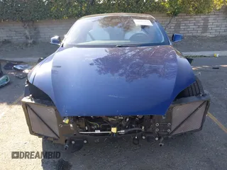 2019 Tesla Model S 75D z VIN 5YJSA1E27KF333645, wystawiony jako IAAI lot #41647989 z przebiegiem 52 528 mil mil oraz . Historia ofert i sprzedaży dostępna na DreamBid. Obrazek 13.