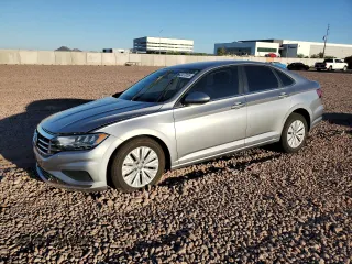 2020 Volkswagen Jetta S z VIN 3VWCB7BU5LM053081, wystawiony jako Copart lot #56227055 z przebiegiem 69 298 mil mil oraz Szkoda całkowita • Salvage title. Historia ofert i sprzedaży dostępna na DreamBid. Obrazek 1.