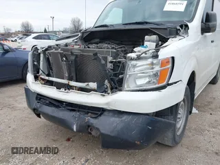 2018 Nissan NV Cargo S z VIN 1N6BF0LY0JN807791, wystawiony jako IAAI lot #41868591 z przebiegiem 128 813 mil mil oraz . Historia ofert i sprzedaży dostępna na DreamBid. Obrazek 21.