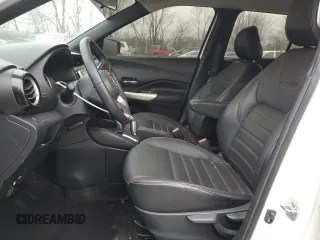 2018 Nissan Kicks SR z VIN 3N1CP5CUXJL530732, wystawiony jako Copart lot #44153325 z przebiegiem 88 456 mil mil oraz Szkoda całkowita • Salvage title. Historia ofert i sprzedaży dostępna na DreamBid. Obrazek 7.