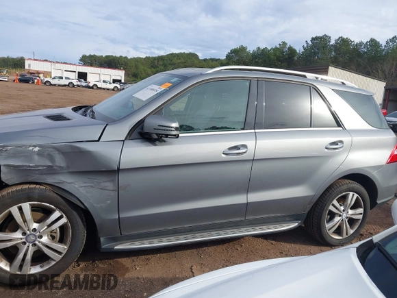 2015 Mercedes-Benz M 350 with VIN 4JGDA5JB1FA452999, listed as a IAAI auction lot 41100935 with 52,636 mi miles and . Bid and sale history available at DreamBid. Image 14.
