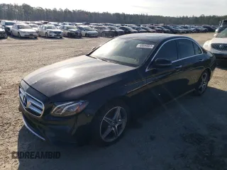 2018 Mercedes-Benz E-Class E 300 with VIN WDDZF4JB3JA306561, listed as a Copart auction lot 40059863 with 50,439 mi miles. Bid and sale history available at carsss.com. Image 1.