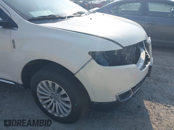 2012 Lincoln MKX z VIN 2LMDJ6JK6CBL11503, wystawiony jako IAAI lot #42418489 z przebiegiem 85 886 mil mil oraz . Historia ofert i sprzedaży dostępna na DreamBid. Obrazek 18.