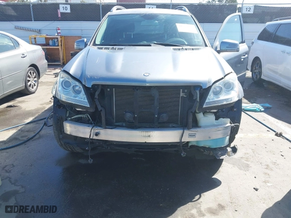 2011 Mercedes-Benz GL-Class GL 450 with VIN 4JGBF7BE1BA692013, listed as a IAAI auction lot 41824196 with 138,710 mi miles. Bid and sale history available at carsss.com. Image 6.