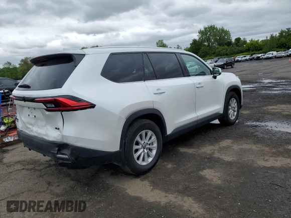 2024 Toyota Highlander XLE with VIN 5TDAAAB53RS064463, listed as a Copart auction lot 57293225 with 11,574 mi miles and Salvage title. Bid and sale history available at DreamBid. Image 3.