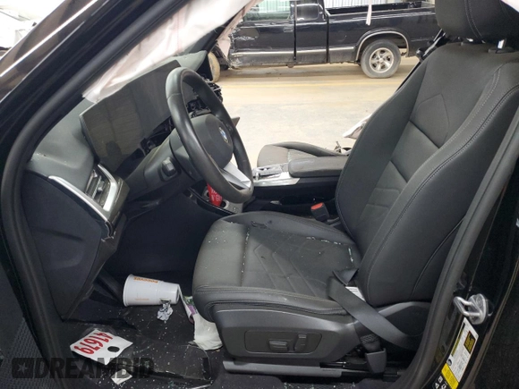 2023 BMW X1 xDrive28i с VIN WBX73EF07P5W50437, выставлен на аукционе Copart как лот 51064775 с пробегом Не указан миль и Списание • Salvage title. История ставок и продаж доступна на DreamBid. Изображение 7.