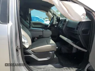2020 Ford F-150 XL с VIN 1FTMF1CB0LKD14307, выставлен на аукционе Copart как лот 64641745 с пробегом 49 015 миль миль и Списание • Salvage title. История ставок и продаж доступна на DreamBid. Изображение 10.