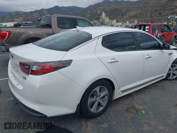 2015 Kia Optima with VIN KNAGM4AD6F5085785, listed as a IAAI auction lot 41687892 with 145,363 mi miles and . Bid and sale history available at carsss.com. Image 4.