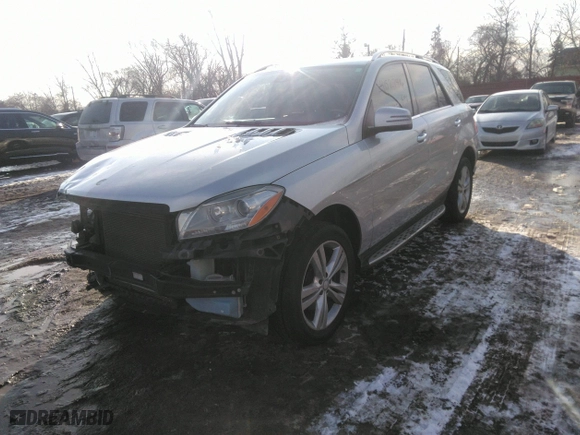 2014 Mercedes-Benz M-Class ML 350 with VIN 4JGDA5HB1EA304498, listed as a IAAI auction lot 41527416 with 114,519 mi miles. Bid and sale history available at carsss.com. Image 17.