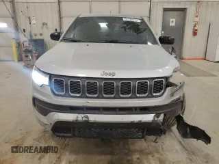 2024 Jeep Compass Sport с VIN 3C4NJDAN0RT158813, выставлен на аукционе Copart как лот 52794575 с пробегом 6 137 миль миль и Списание • Salvage title. История ставок и продаж доступна на DreamBid. Изображение 5.