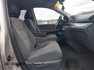 2006 Honda Odyssey LX with VIN 5FNRL38216B105808, listed as a IAAI auction lot 41737585 with 193,915 mi miles. Bid and sale history available at carsss.com. Image 5.