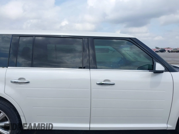 2014 Ford Flex Limited with VIN 2FMGK5D83EBD13566, listed as a IAAI auction lot 41706352 with 183,184 mi miles. Bid and sale history available at carsss.com. Image 13.