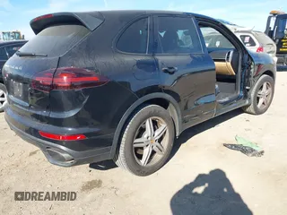 2016 Porsche Cayenne z VIN WP1AA2A25GLA05540, wystawiony jako IAAI lot #41330580 z przebiegiem 71 835 mil mil oraz . Historia ofert i sprzedaży dostępna na DreamBid. Obrazek 4.